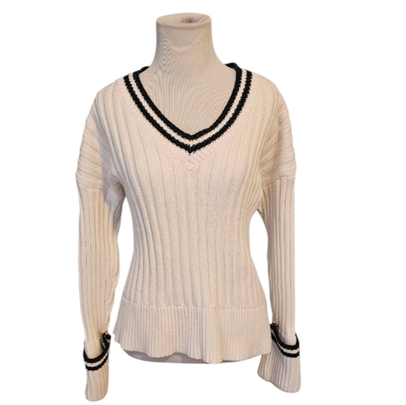 Lovers and Friends Danil V Neck Sweater - Picture 6 of 7